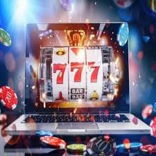 Người dùng trải nghiệm app n188 trên điện thoại thông minh
